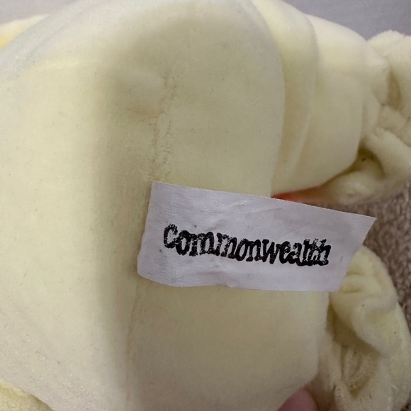 Vintage 11” Commonwealth Plush Yellow Bunny Rabbit w Carrot Blanket & Slippers - Picture 7 of 8